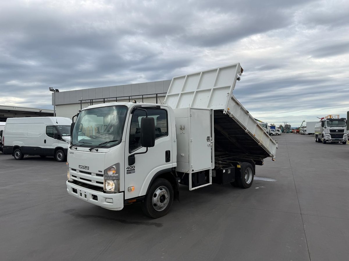 2008 Isuzu N Series NPR 400 image 24
