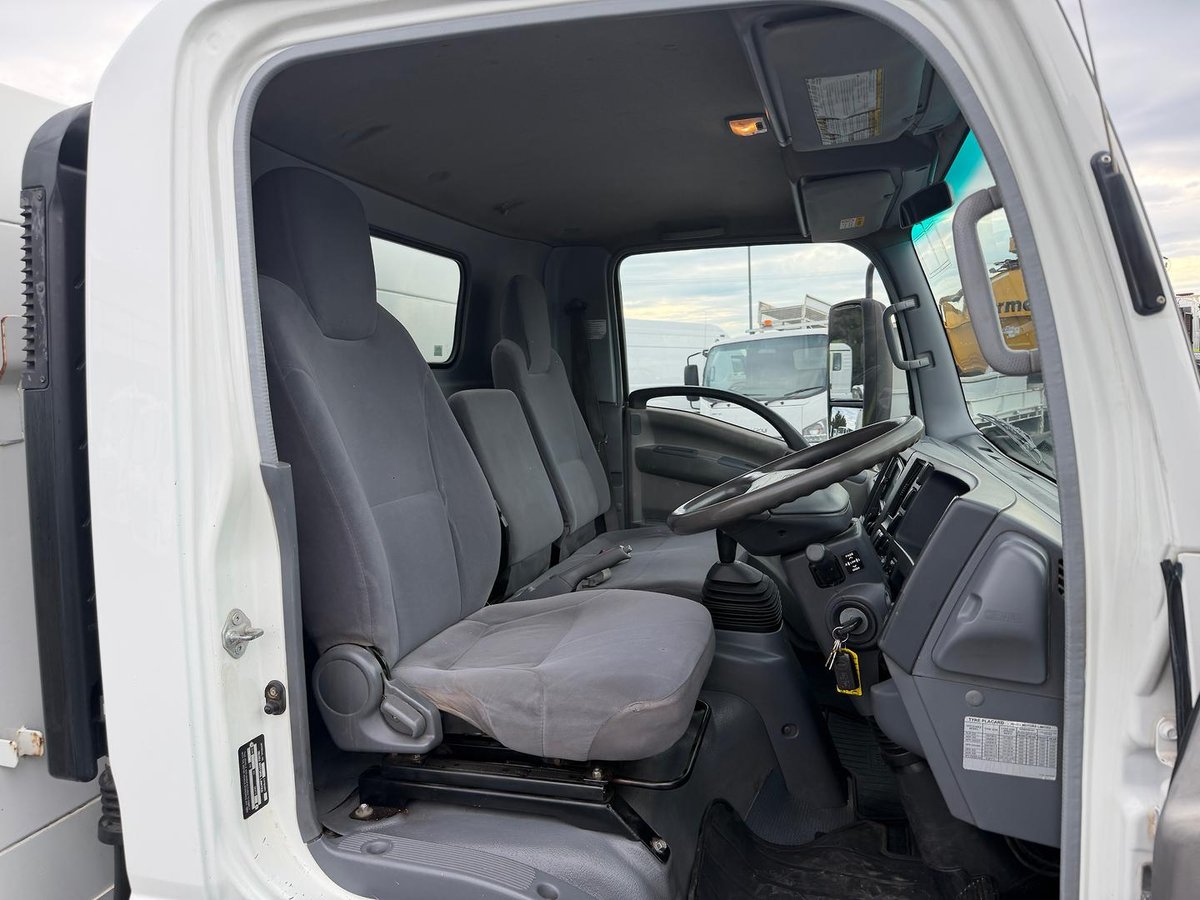 2008 Isuzu N Series NPR 400 image 26
