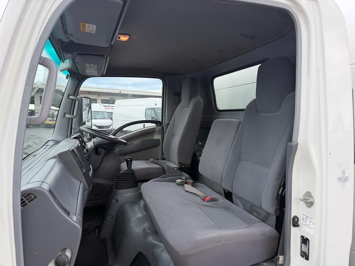 2008 Isuzu N Series NPR 400 image 32