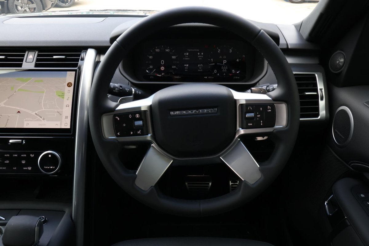 2026 Land Rover Discovery D350 Dynamic SE Series 5 MY26 4X4 image 15
