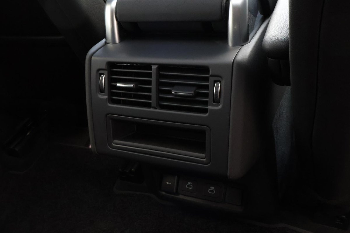 2026 Land Rover Discovery D350 Dynamic SE Series 5 MY26 4X4 image 18