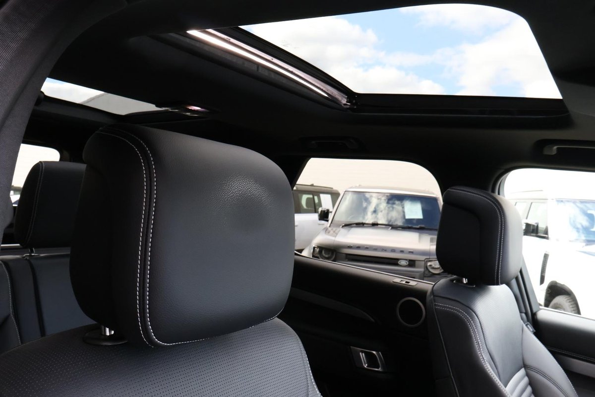 2026 Land Rover Discovery D350 Dynamic SE Series 5 MY26 4X4 image 25