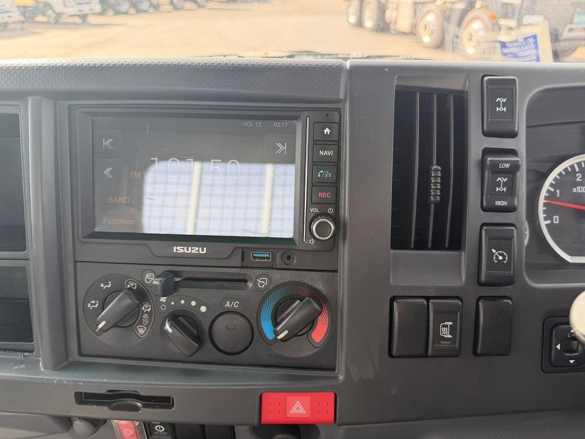 2019 Isuzu N Series NPS 45/75-155 image 24