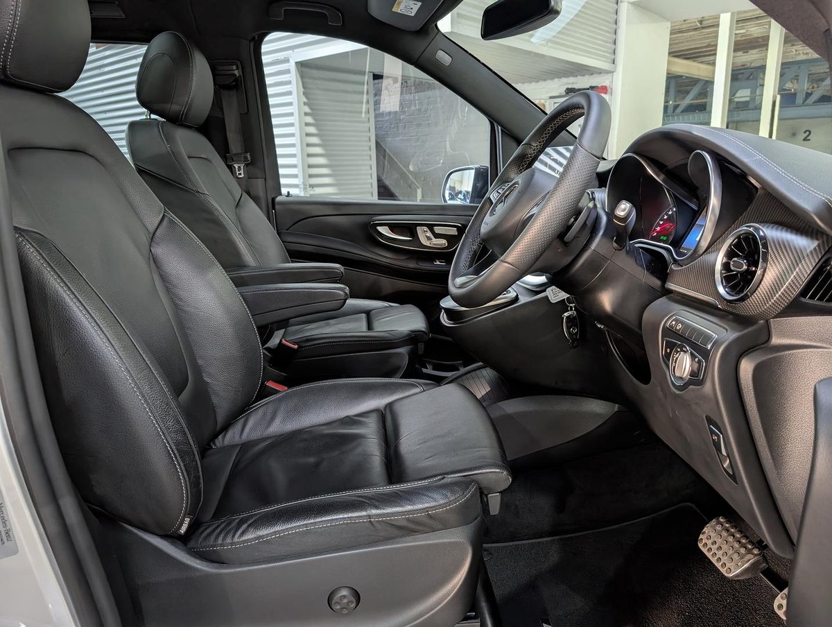 2024 Mercedes-Benz V-Class V300 d AMG Avantgarde 447 image 31