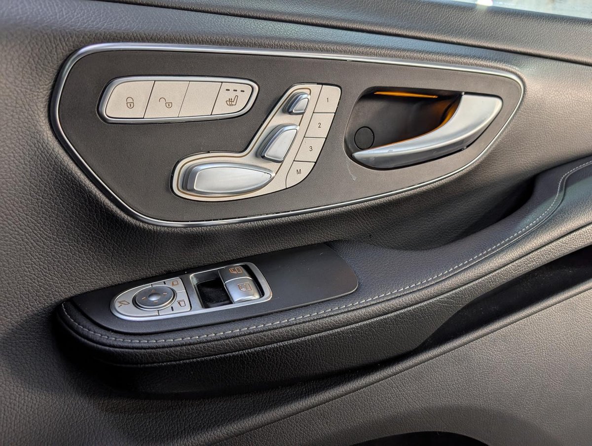 2024 Mercedes-Benz V-Class V300 d AMG Avantgarde 447 image 11
