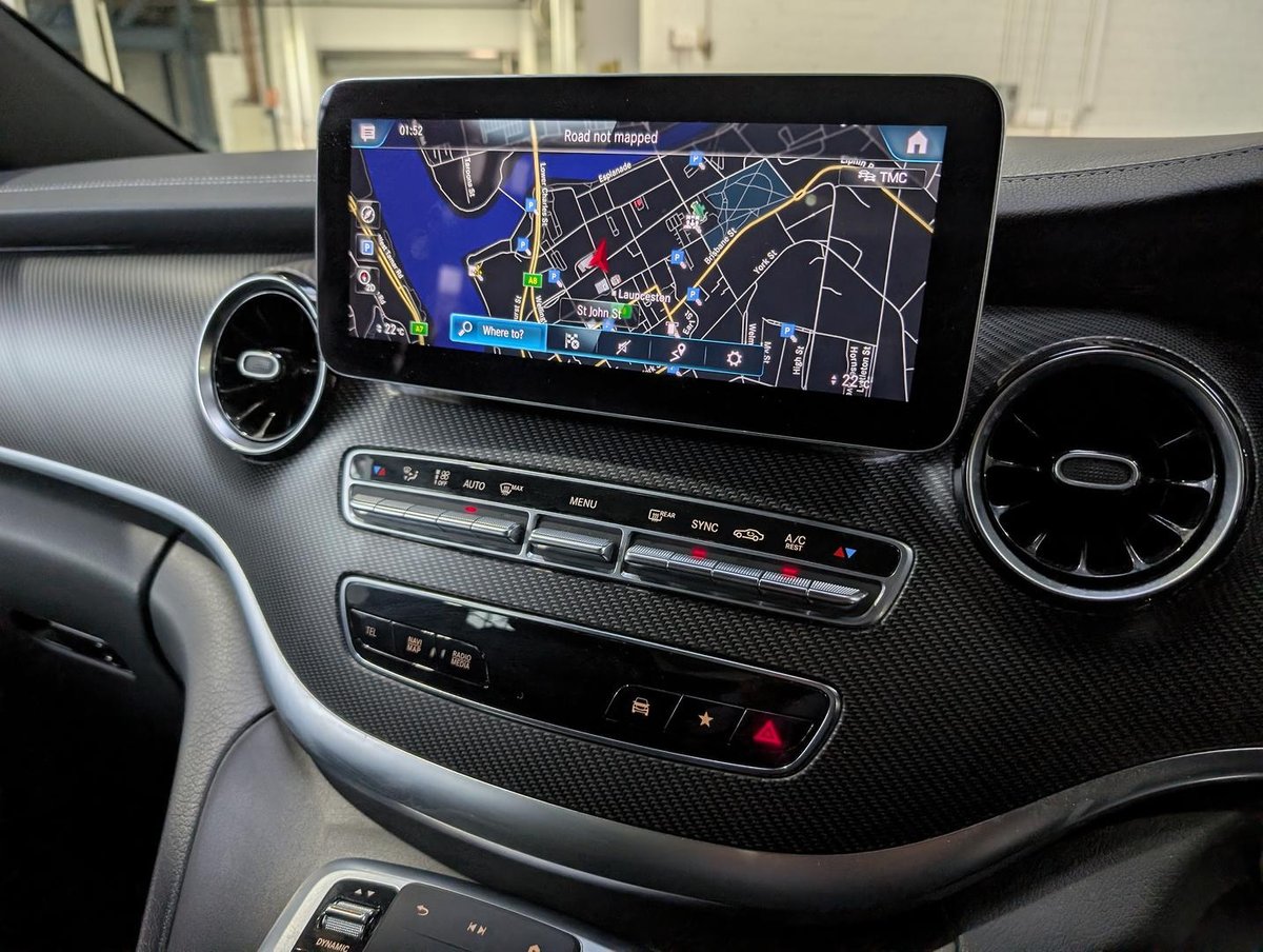 2024 Mercedes-Benz V-Class V300 d AMG Avantgarde 447 image 10
