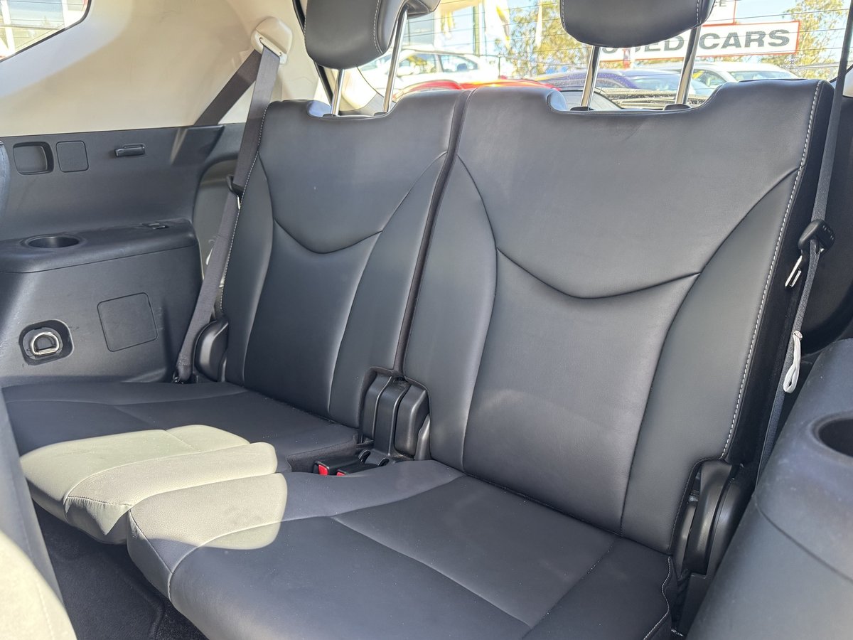 2019 Toyota Prius V i-Tech ZVW40R image 11