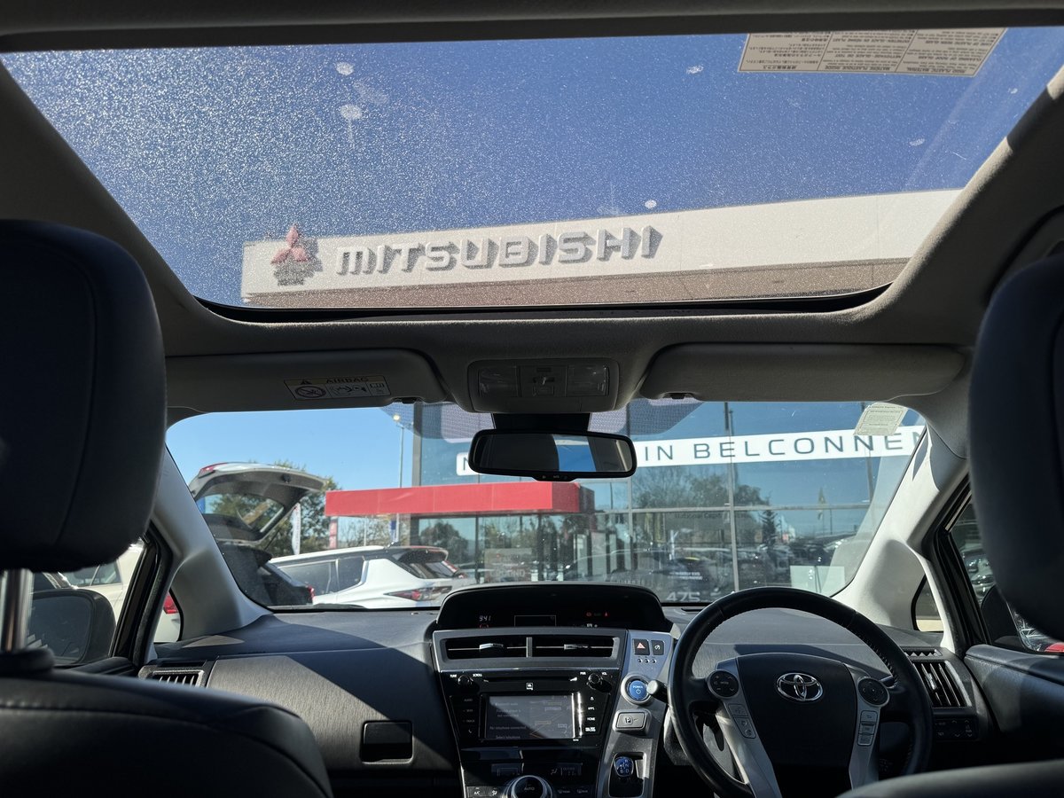 2019 Toyota Prius V i-Tech ZVW40R image 16