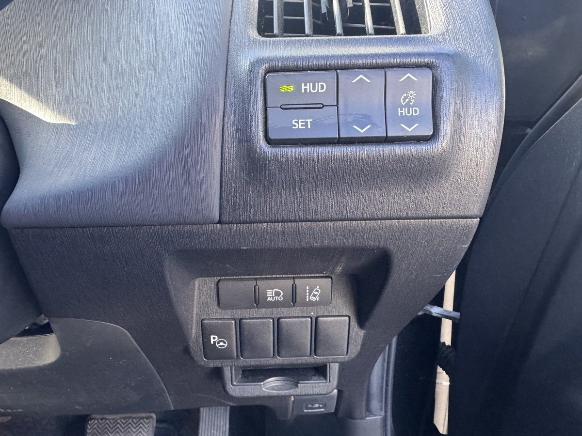 2019 Toyota Prius V i-Tech ZVW40R image 19