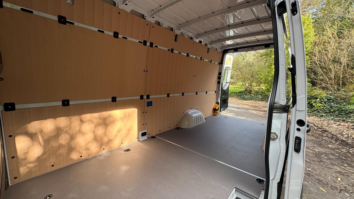 2026 Mercedes-Benz Sprinter image 16