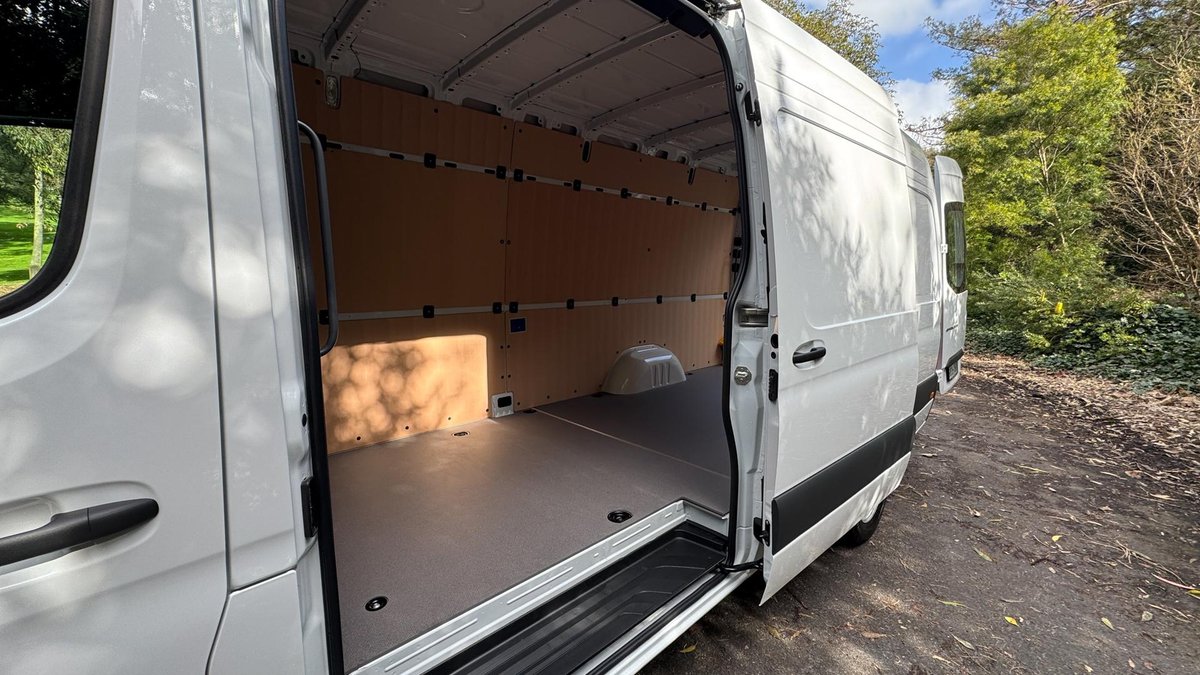 2026 Mercedes-Benz Sprinter image 15