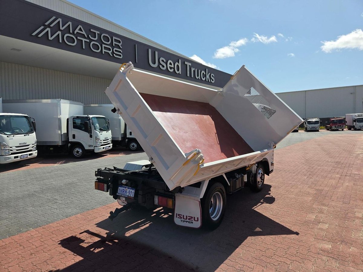 2022 Isuzu Nmr60-150  Amt 3 Way Tipper image 7