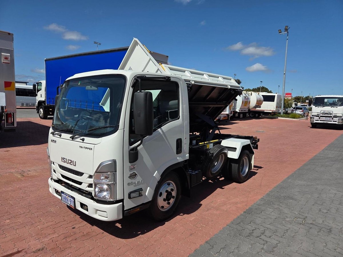 2022 Isuzu Nmr60-150  Amt 3 Way Tipper image 17