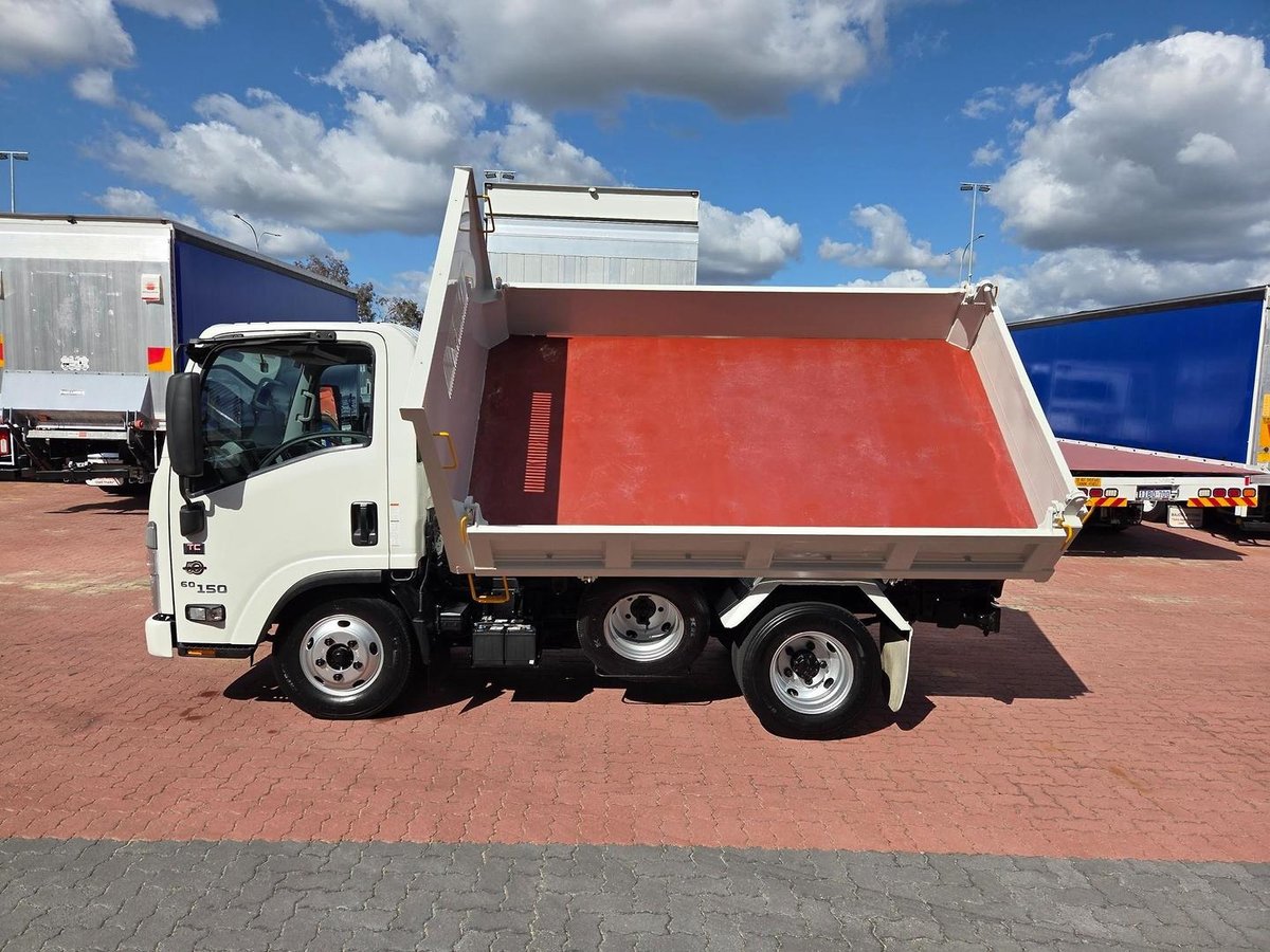 2022 Isuzu Nmr60-150  Amt 3 Way Tipper image 22