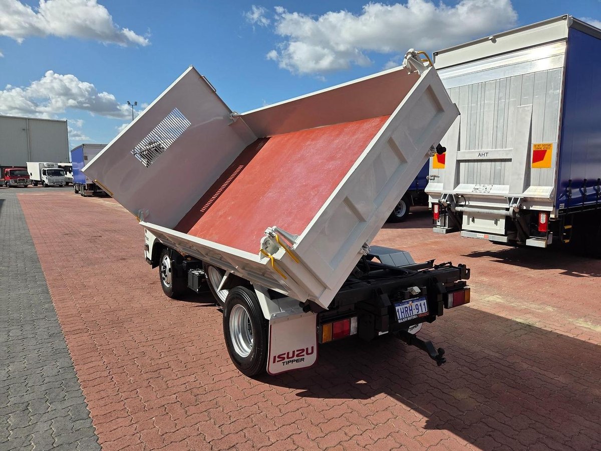 2022 Isuzu Nmr60-150  Amt 3 Way Tipper image 16