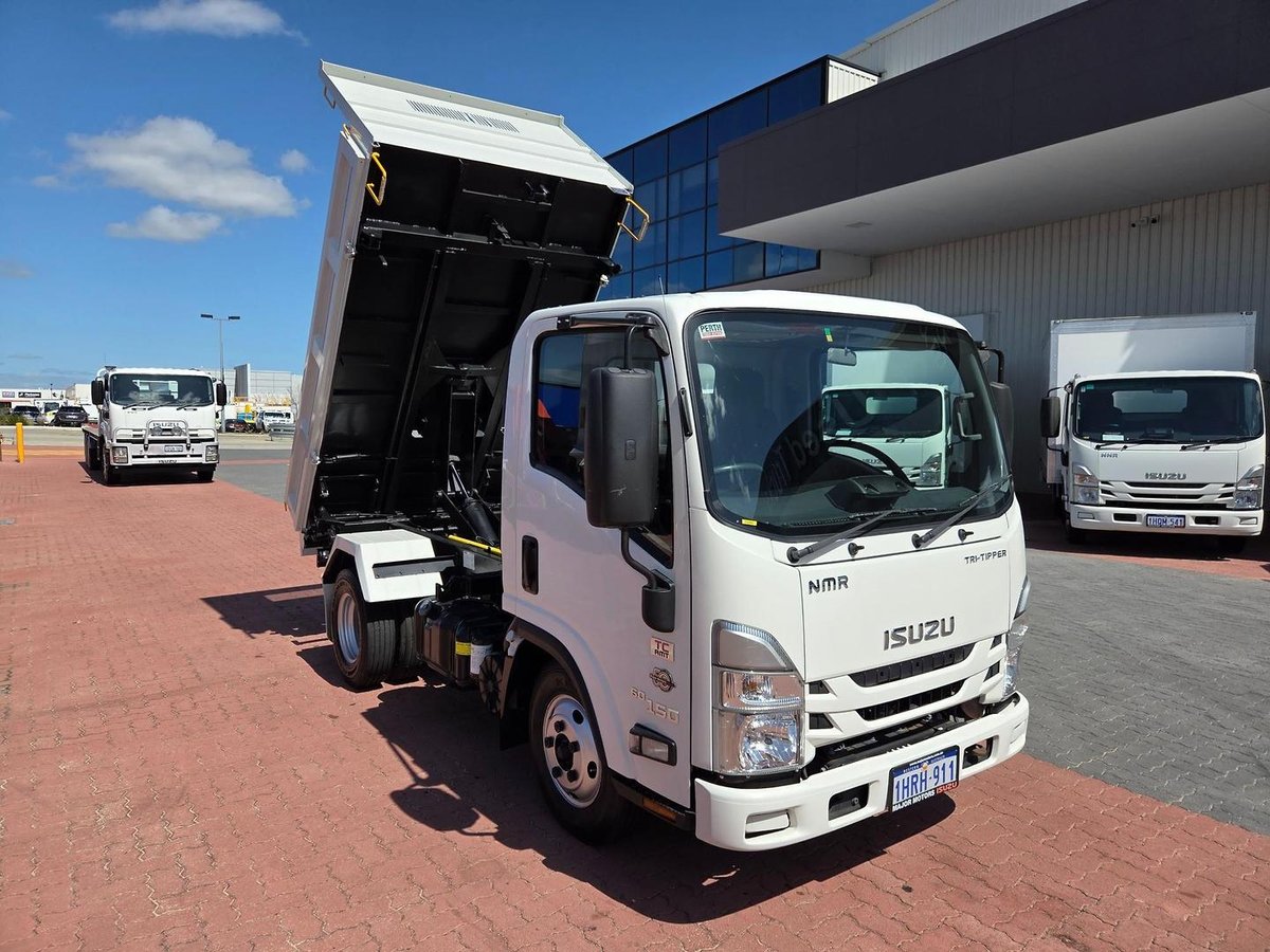 2022 Isuzu Nmr60-150  Amt 3 Way Tipper image 12
