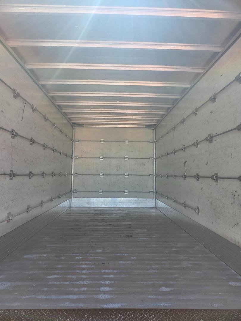 2013 Hino 616 - 300 Series Car License Van And Lift image 12