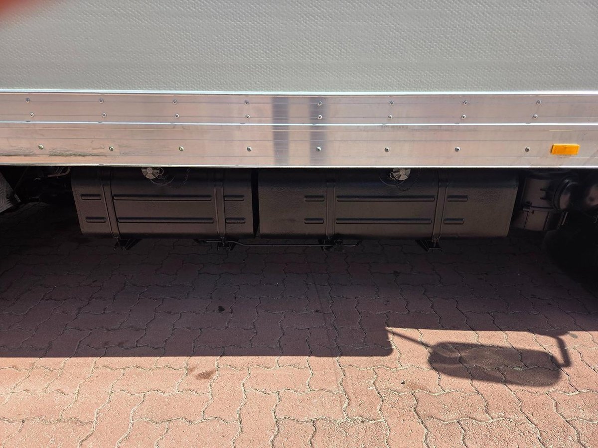 2013 Hino 616 - 300 Series Car License Van And Lift image 22