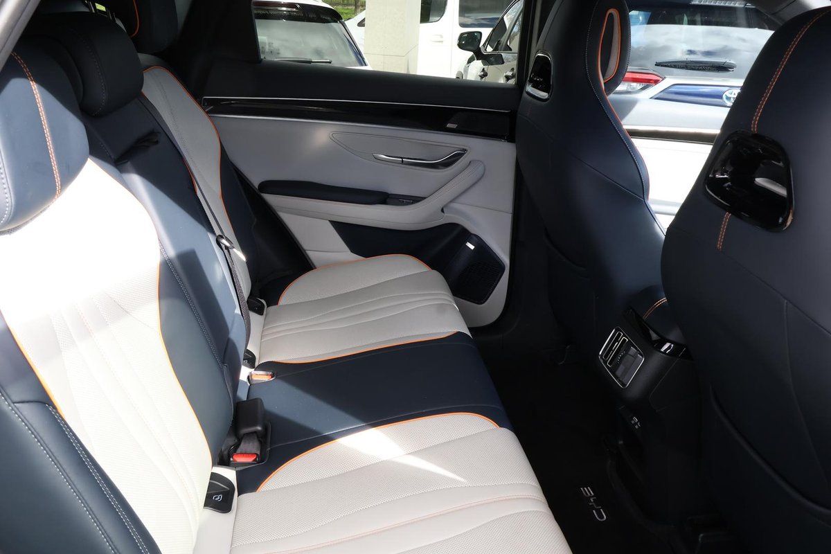 2024 BYD SEALION 6 Premium AWD image 24