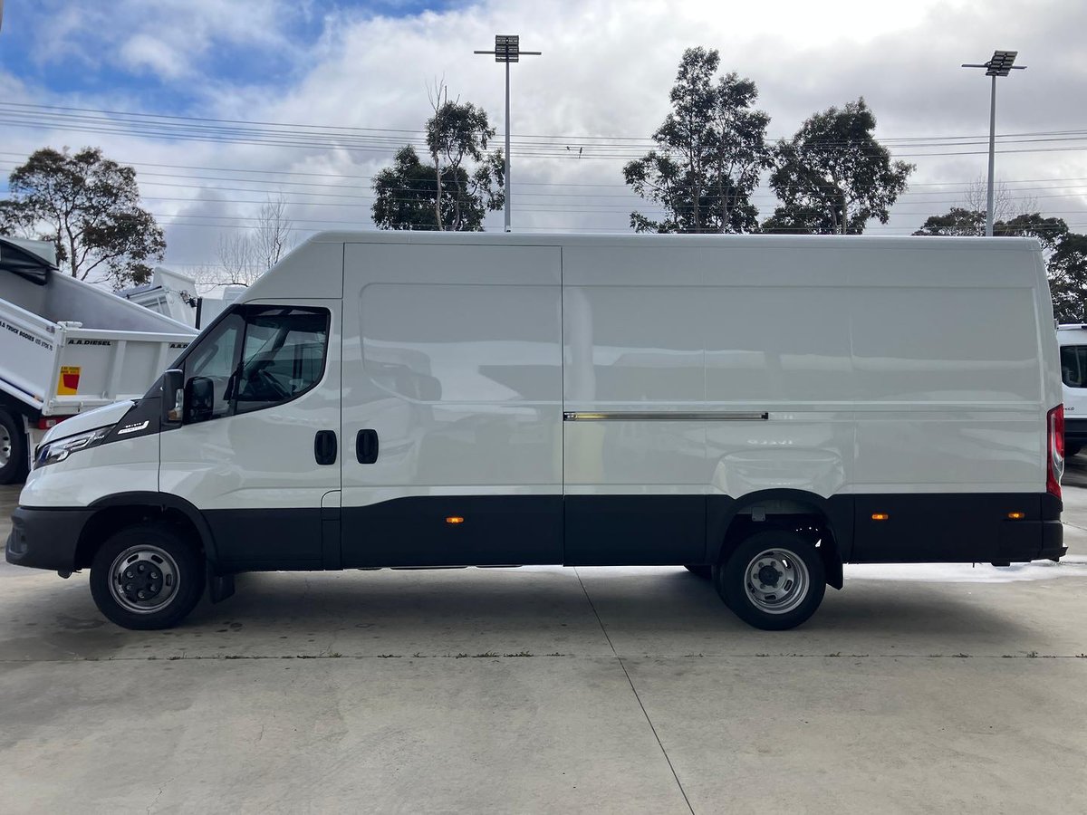 2026 Iveco Daily 50C21V image 9