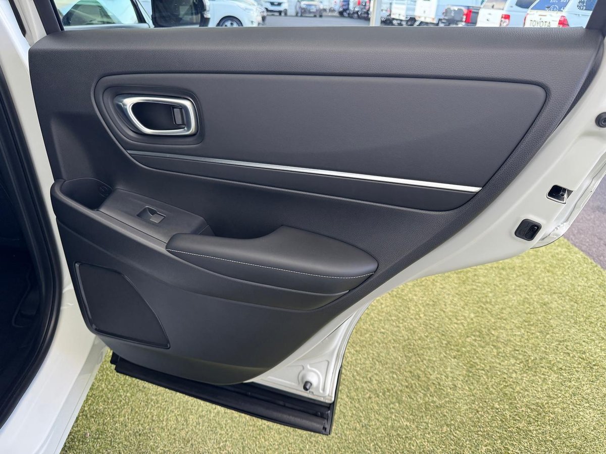 2024 Honda HR-V e:HEV X MY25 image 7