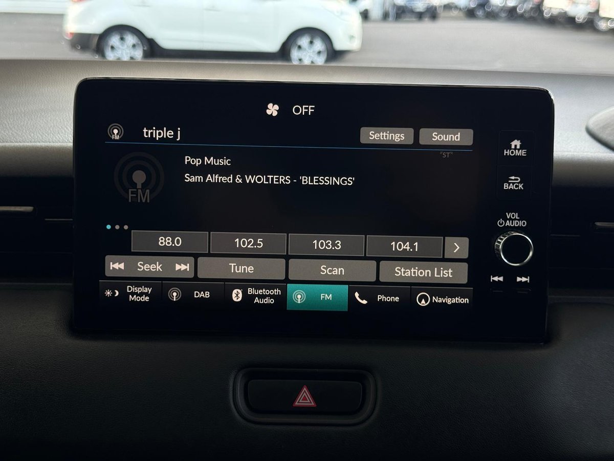 2024 Honda HR-V e:HEV X MY25 image 16