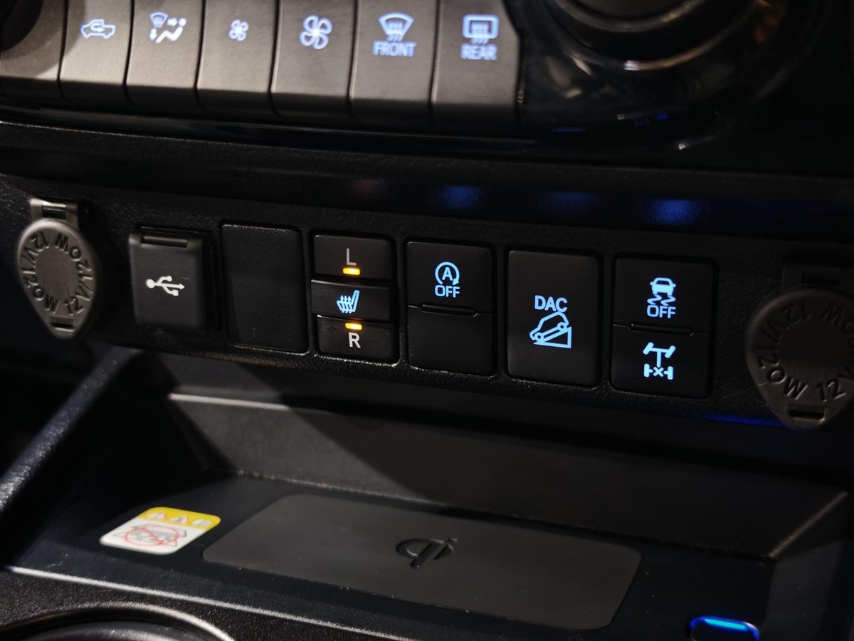 2024 Toyota Hilux Rogue 48V GUN126R 4X4 Dual Range image 13