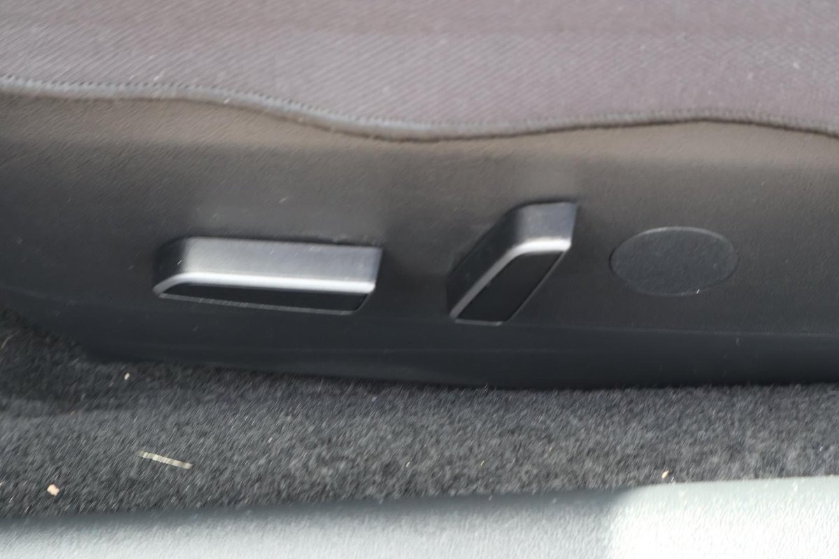 2022 Tesla Model 3 Long Range AWD image 25