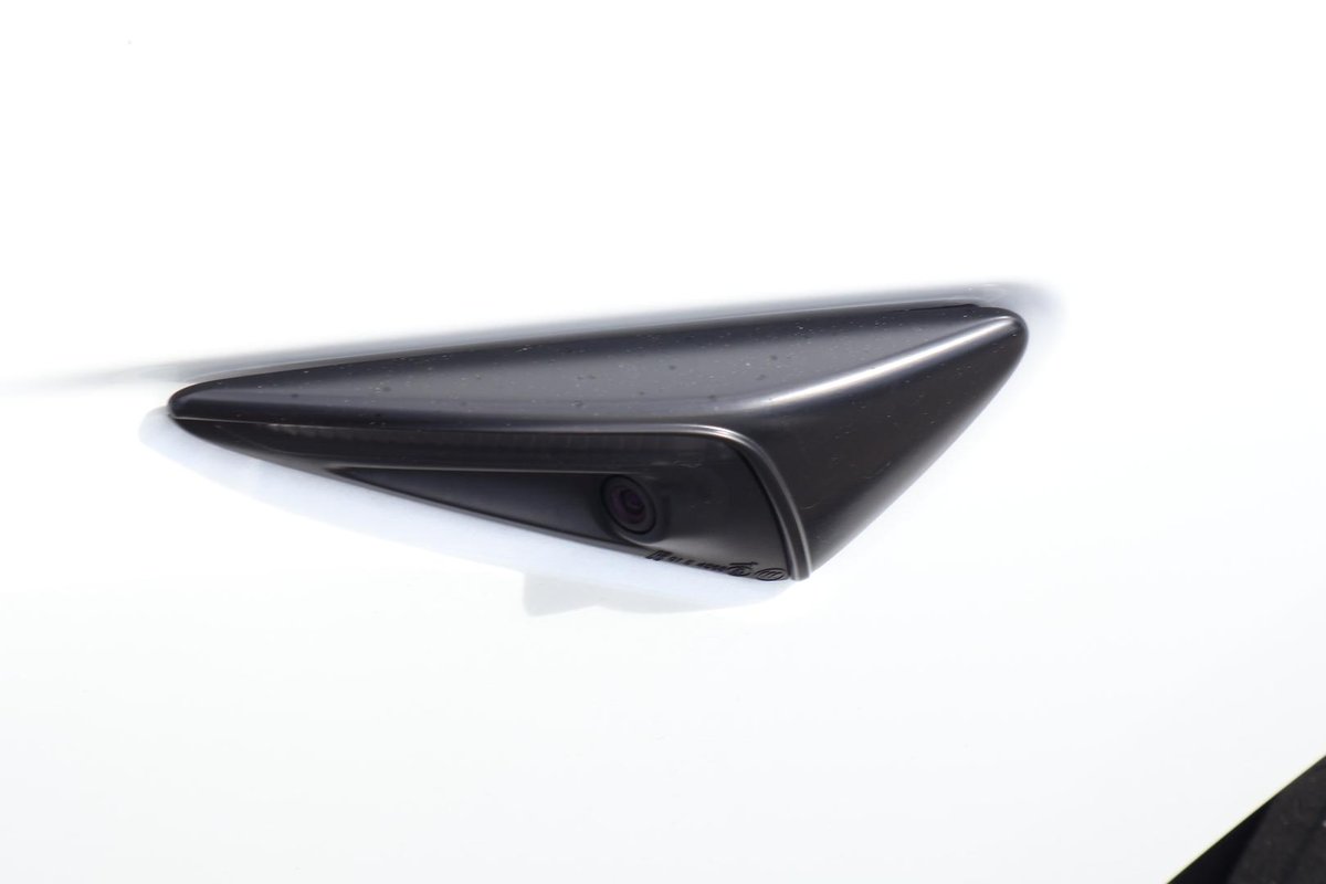 2022 Tesla Model 3 Long Range AWD image 32