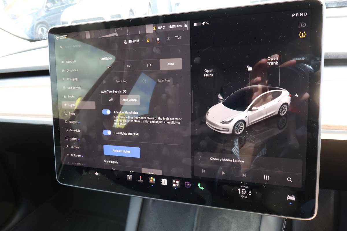 2022 Tesla Model 3 Long Range AWD image 14