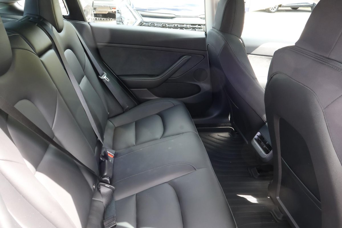 2022 Tesla Model 3 Long Range AWD image 22