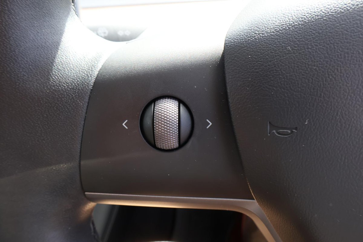 2022 Tesla Model 3 Long Range AWD image 11