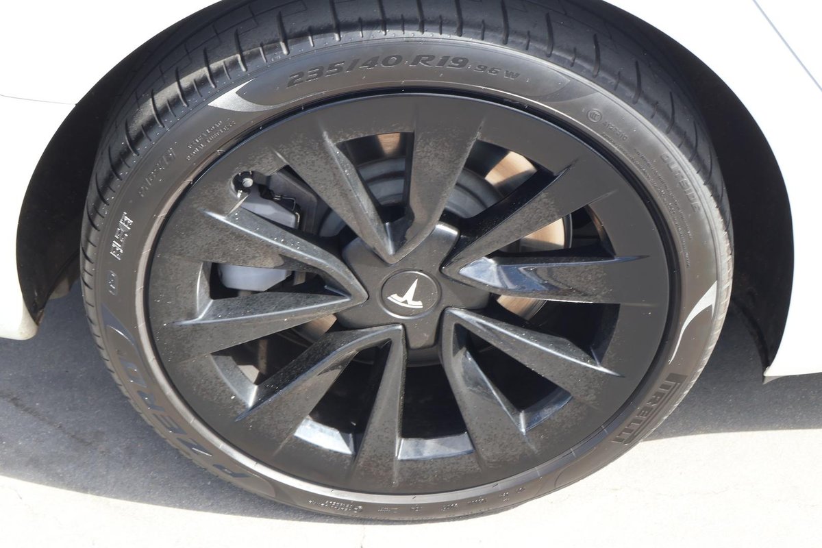 2022 Tesla Model 3 Long Range AWD image 30