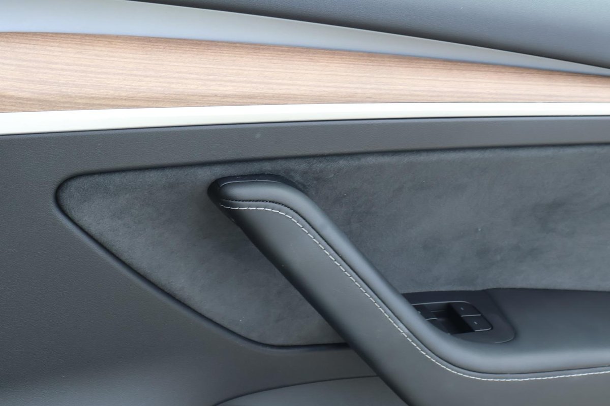 2022 Tesla Model 3 Long Range AWD image 19