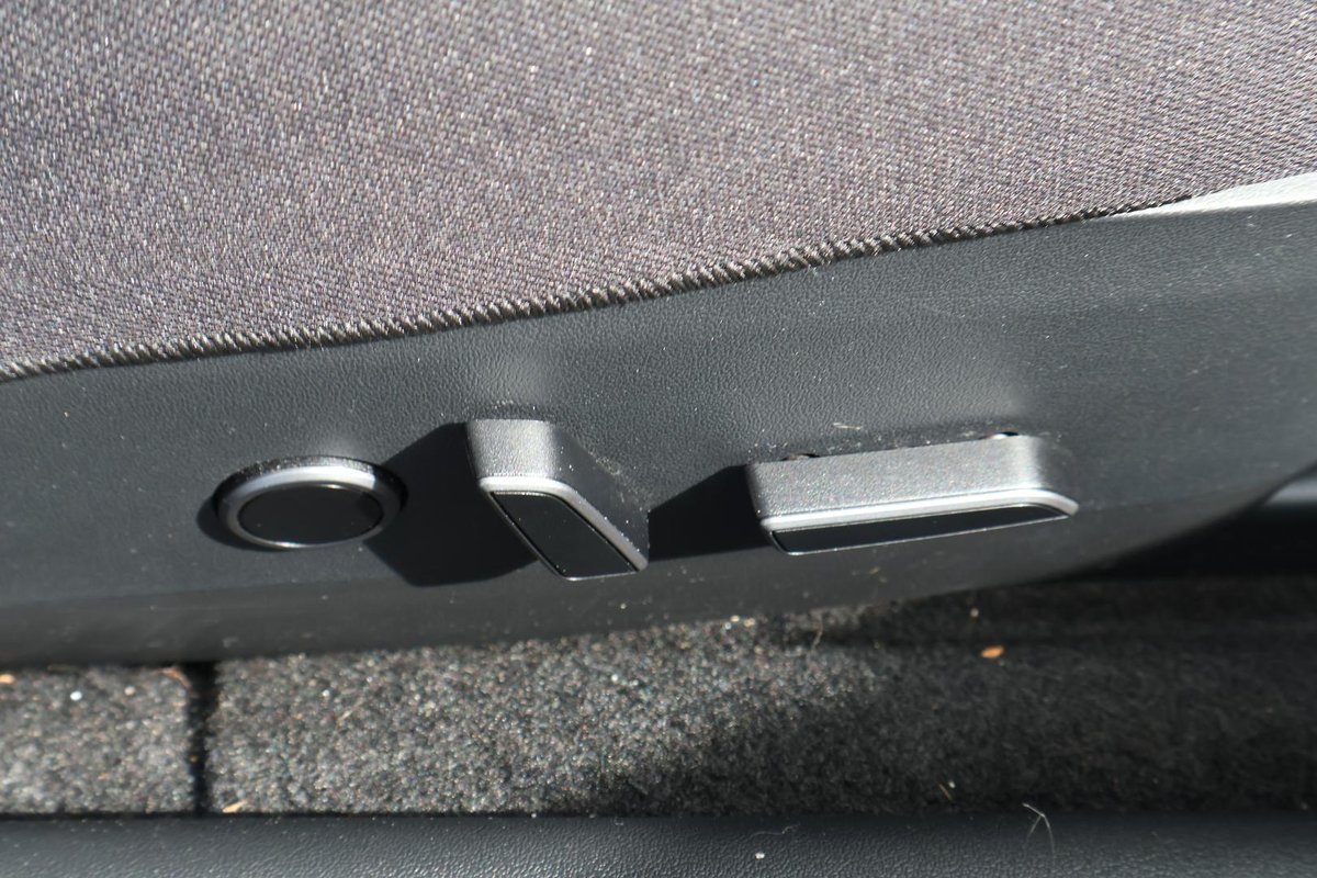 2022 Tesla Model 3 Long Range AWD image 20