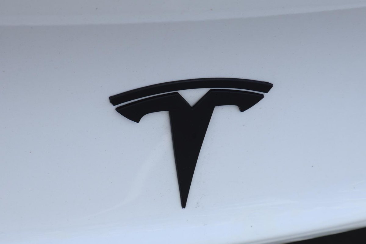 2022 Tesla Model 3 Long Range AWD image 33