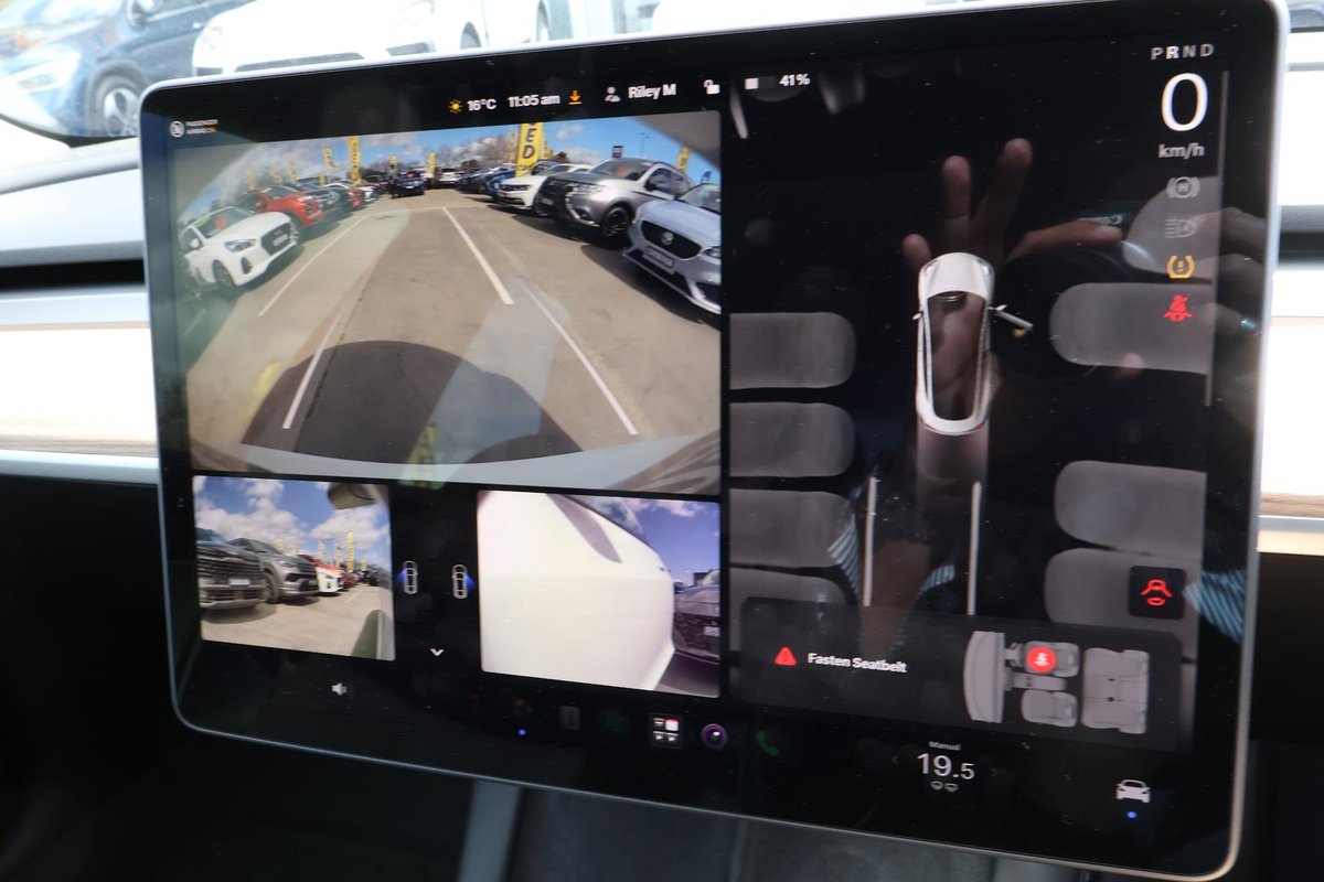 2022 Tesla Model 3 Long Range AWD image 16