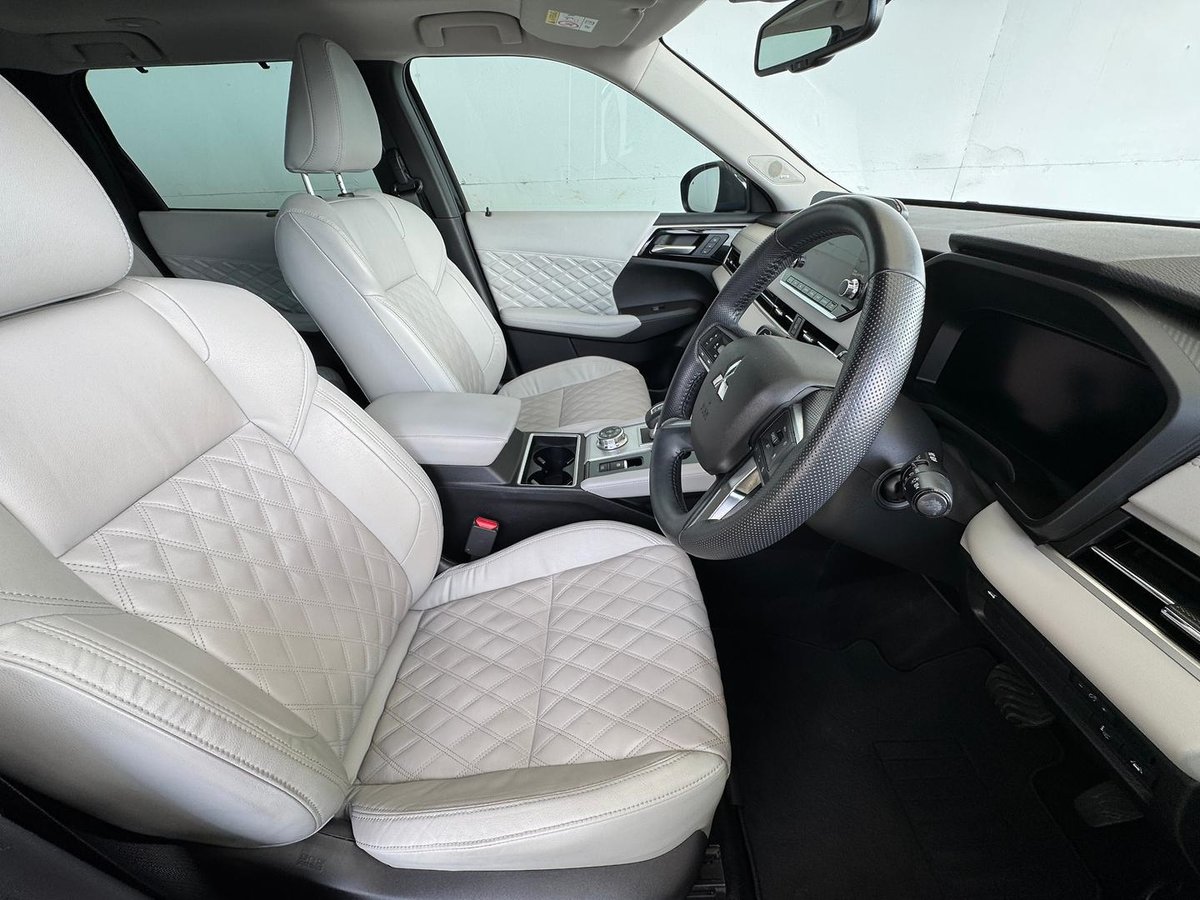 2022 Mitsubishi Outlander Exceed ZM MY22 AWD image 11