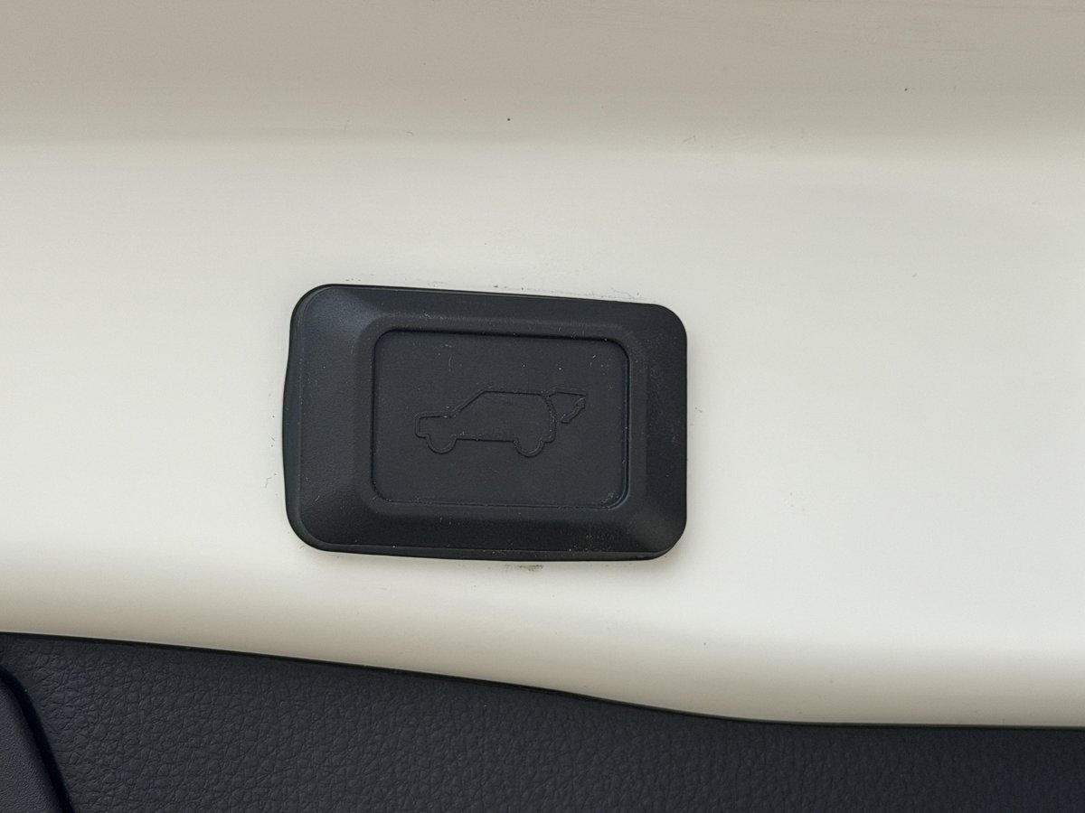 2021 Toyota RAV4 Cruiser MXAA52R image 20