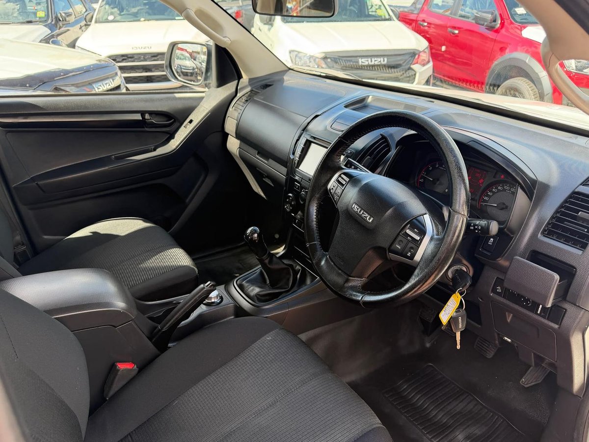 2017 Isuzu D-MAX SX MY17 4X4 Dual Range image 32