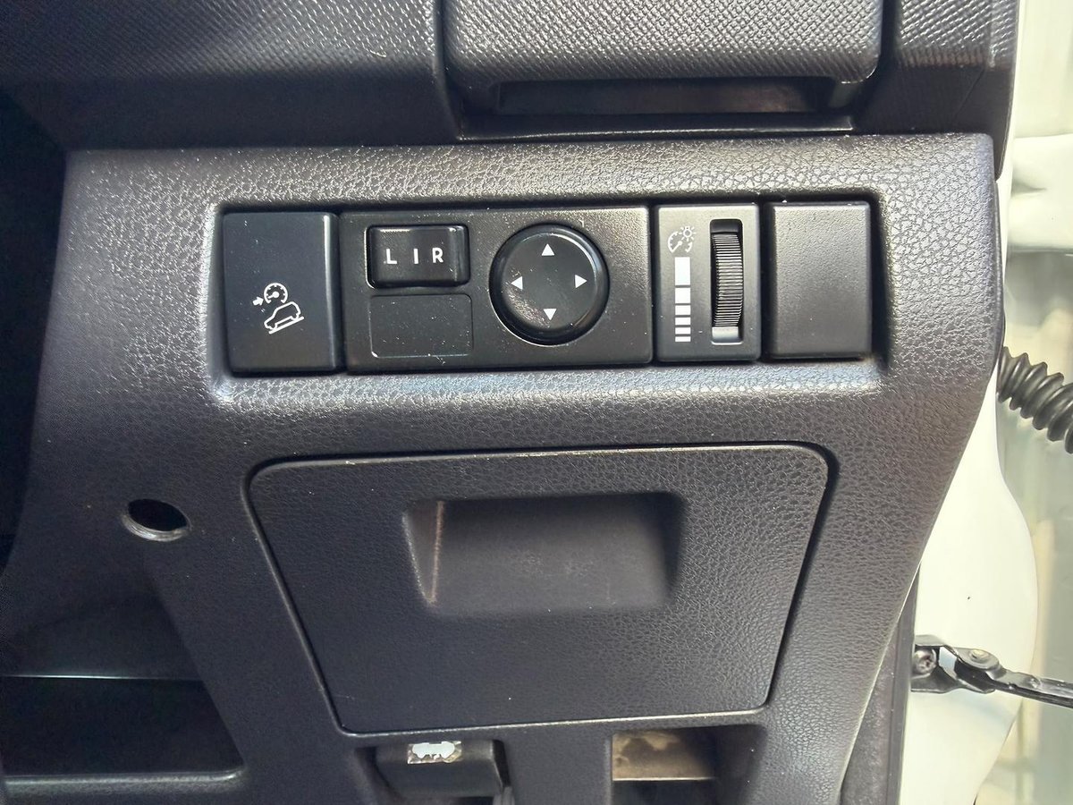 2017 Isuzu D-MAX SX MY17 4X4 Dual Range image 31