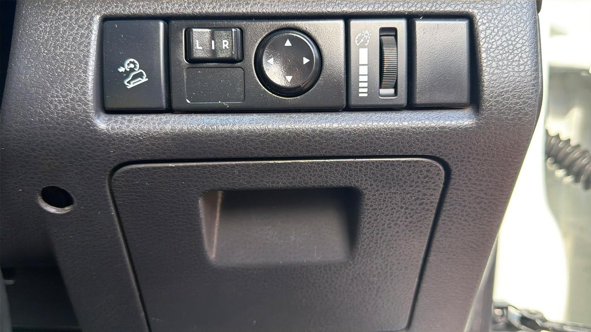 2017 Isuzu D-MAX SX MY17 4X4 Dual Range image 9