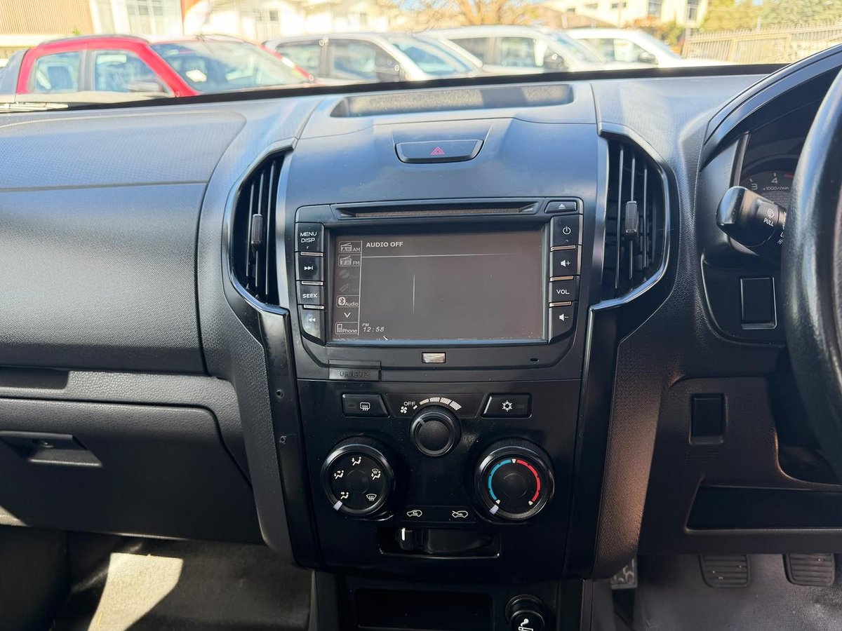2017 Isuzu D-MAX SX MY17 4X4 Dual Range image 33