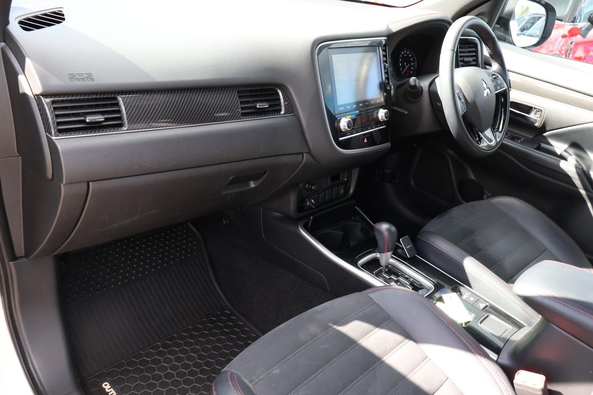 2021 Mitsubishi Outlander Black Edition ZL MY21 image 24