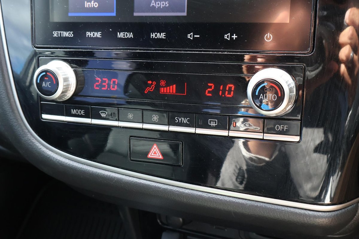 2021 Mitsubishi Outlander Black Edition ZL MY21 image 18
