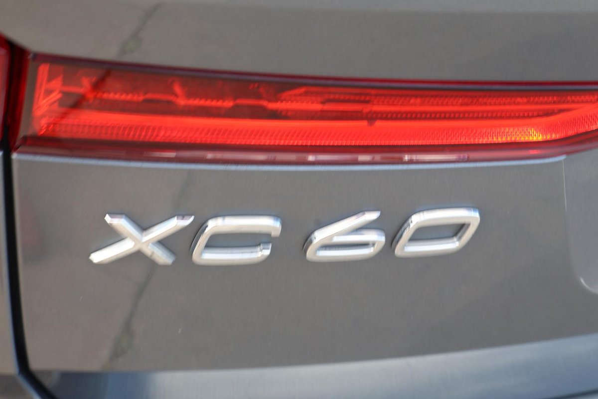 2021 Volvo XC60 T8 Polestar MY21 4X4 On Demand image 35