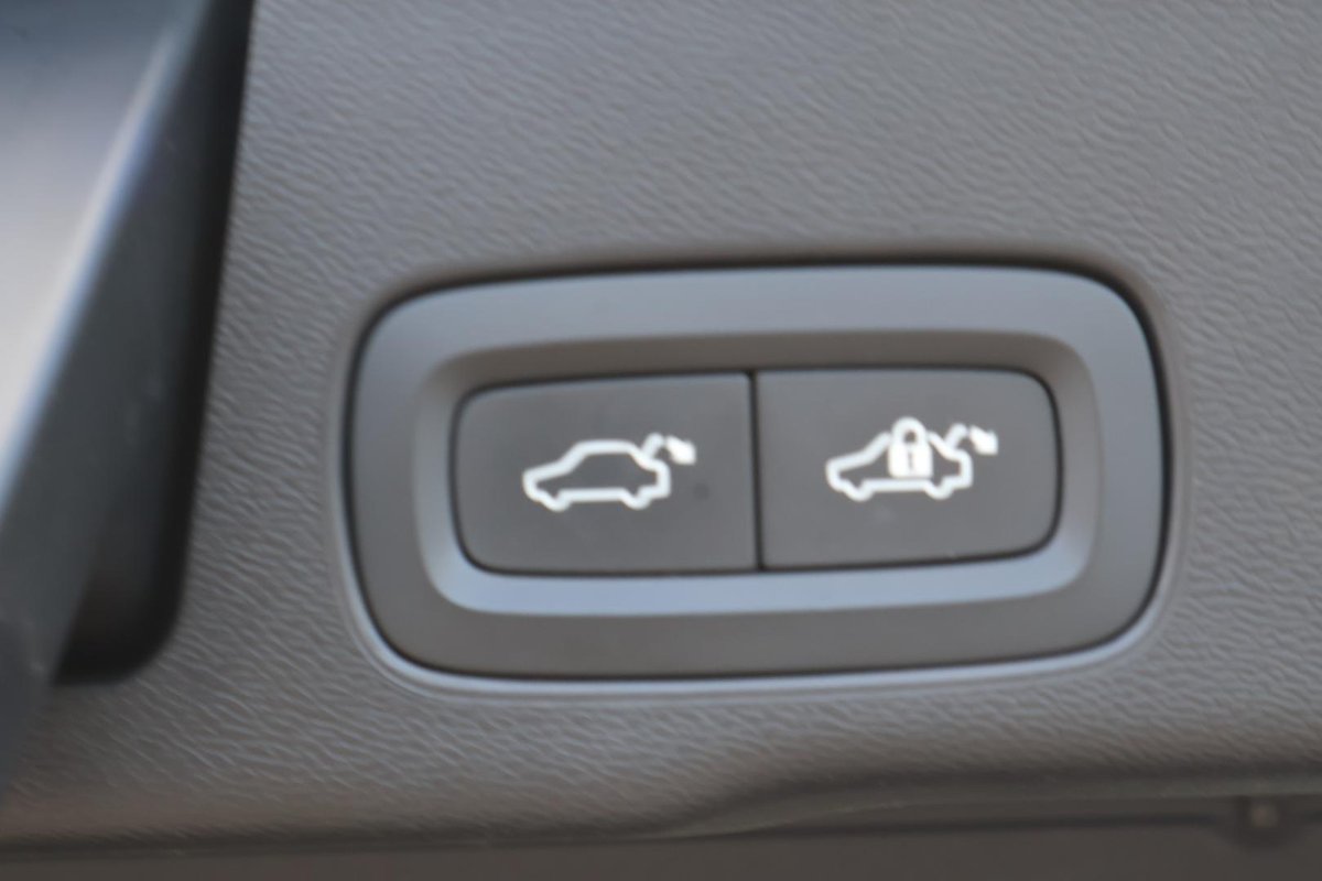 2021 Volvo XC60 T8 Polestar MY21 4X4 On Demand image 30