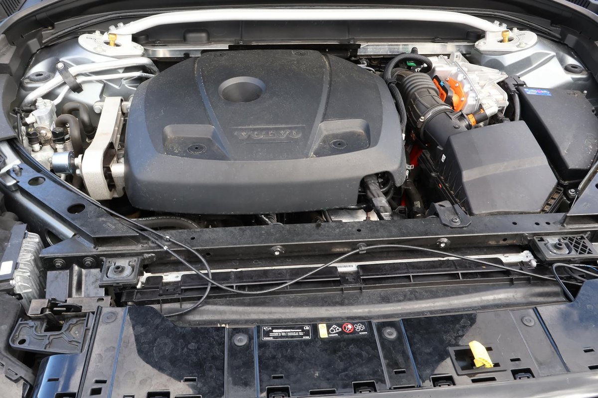 2021 Volvo XC60 T8 Polestar MY21 4X4 On Demand image 31
