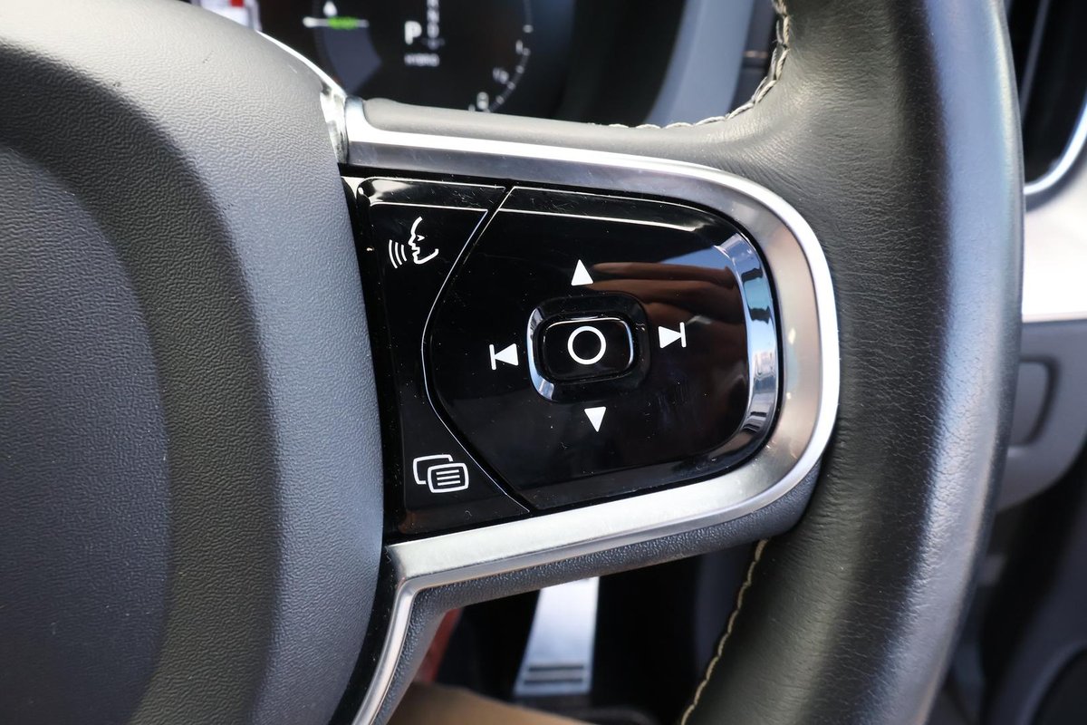 2021 Volvo XC60 T8 Polestar MY21 4X4 On Demand image 12