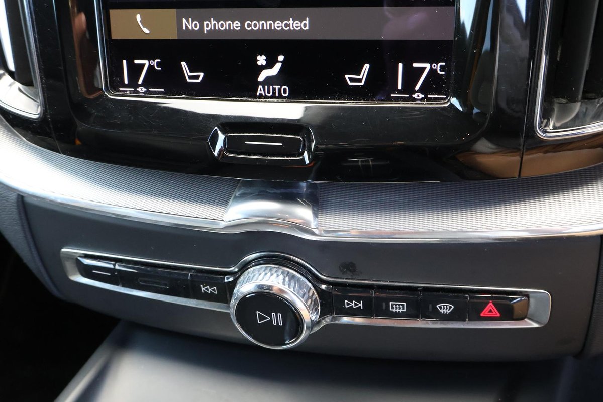 2021 Volvo XC60 T8 Polestar MY21 4X4 On Demand image 18